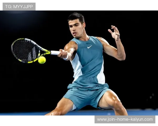 网球百发百中发球局稳固，成为赛场上的制胜法宝